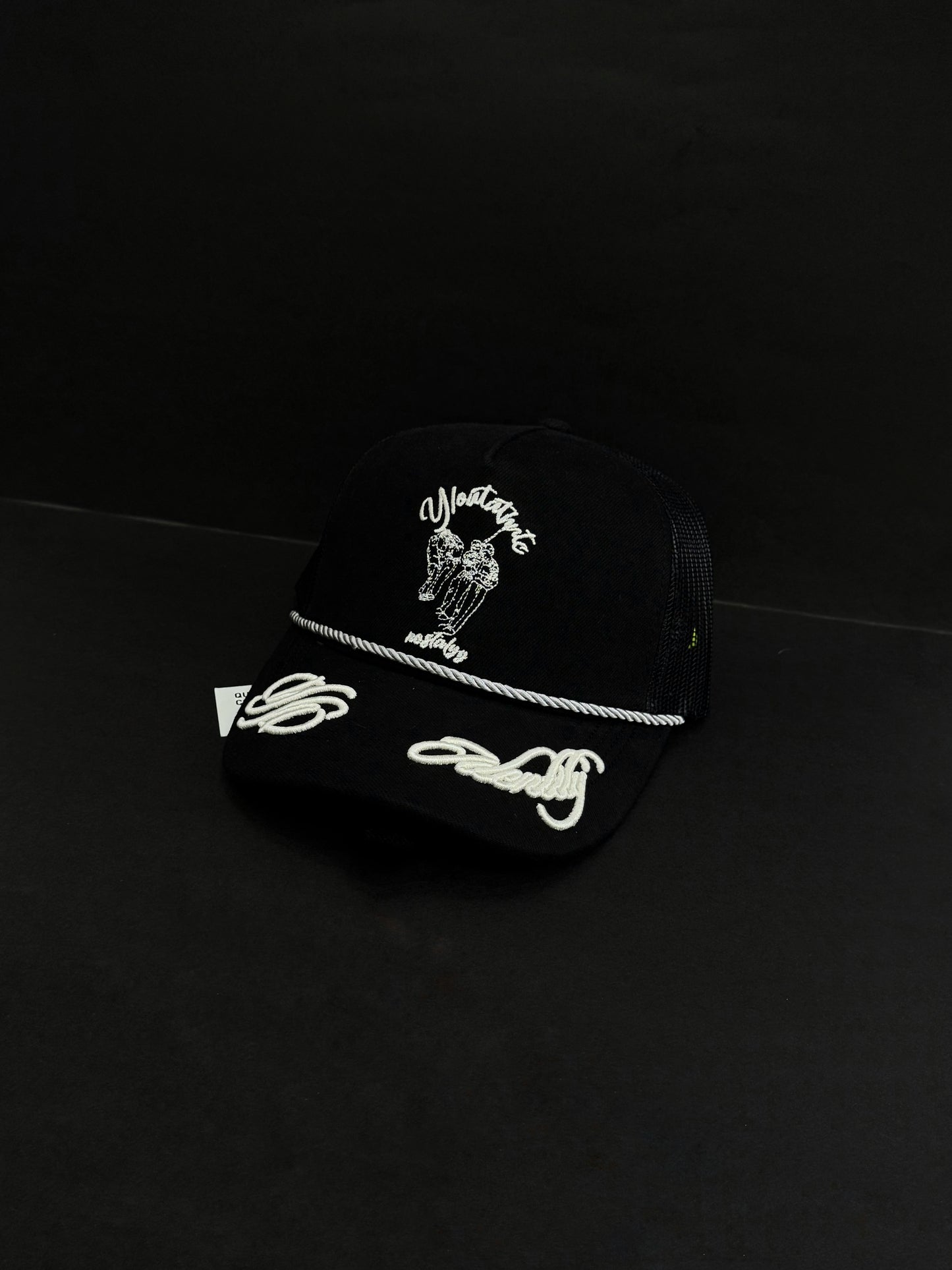 Y/OUT NEGRA VISERA ORNAMENTO