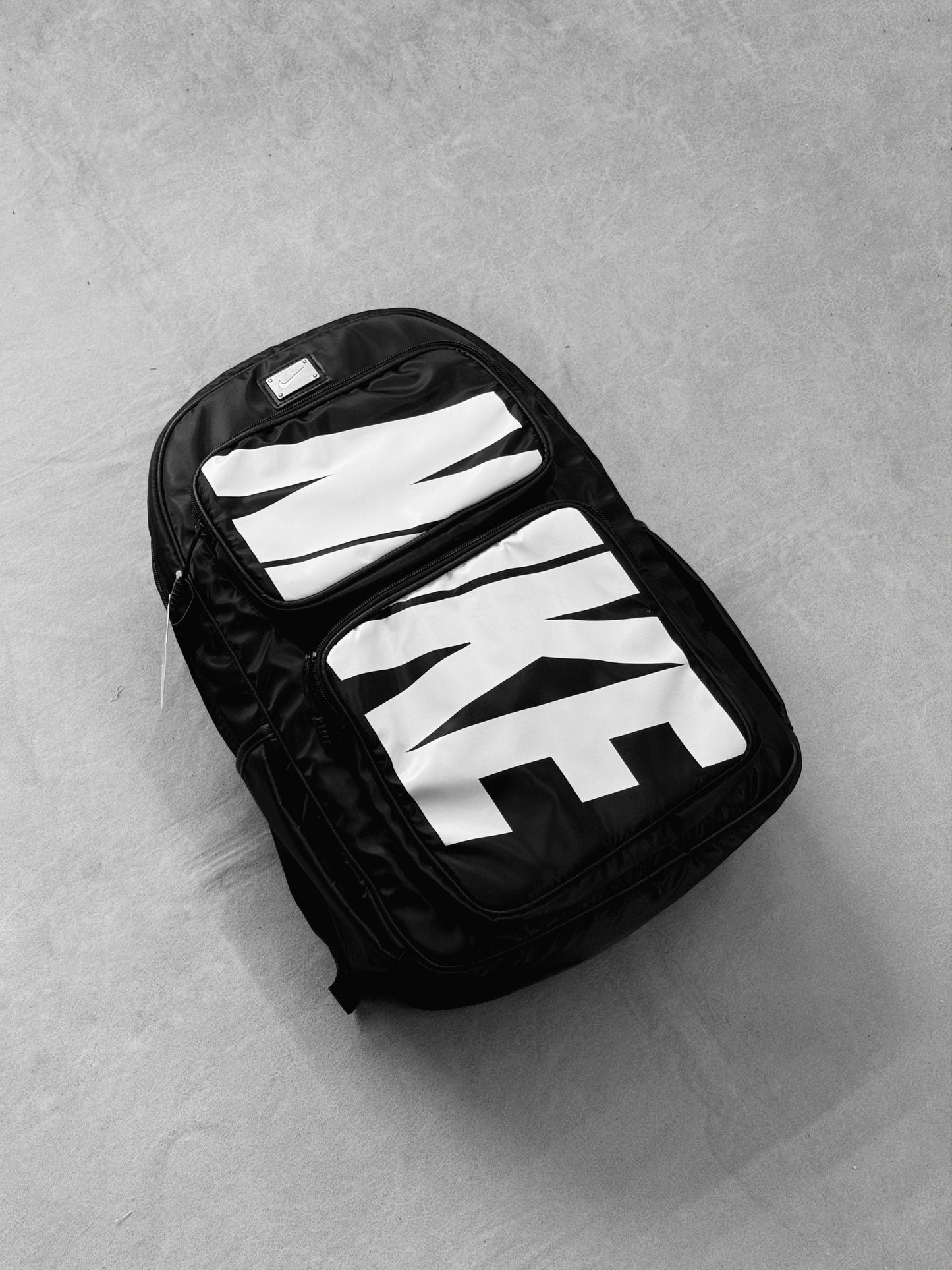 NIKE LETRA