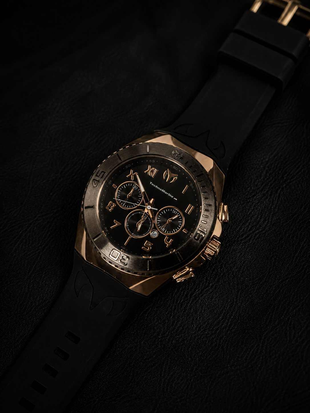 TECHNOMARINE NEGRO/OROROSA