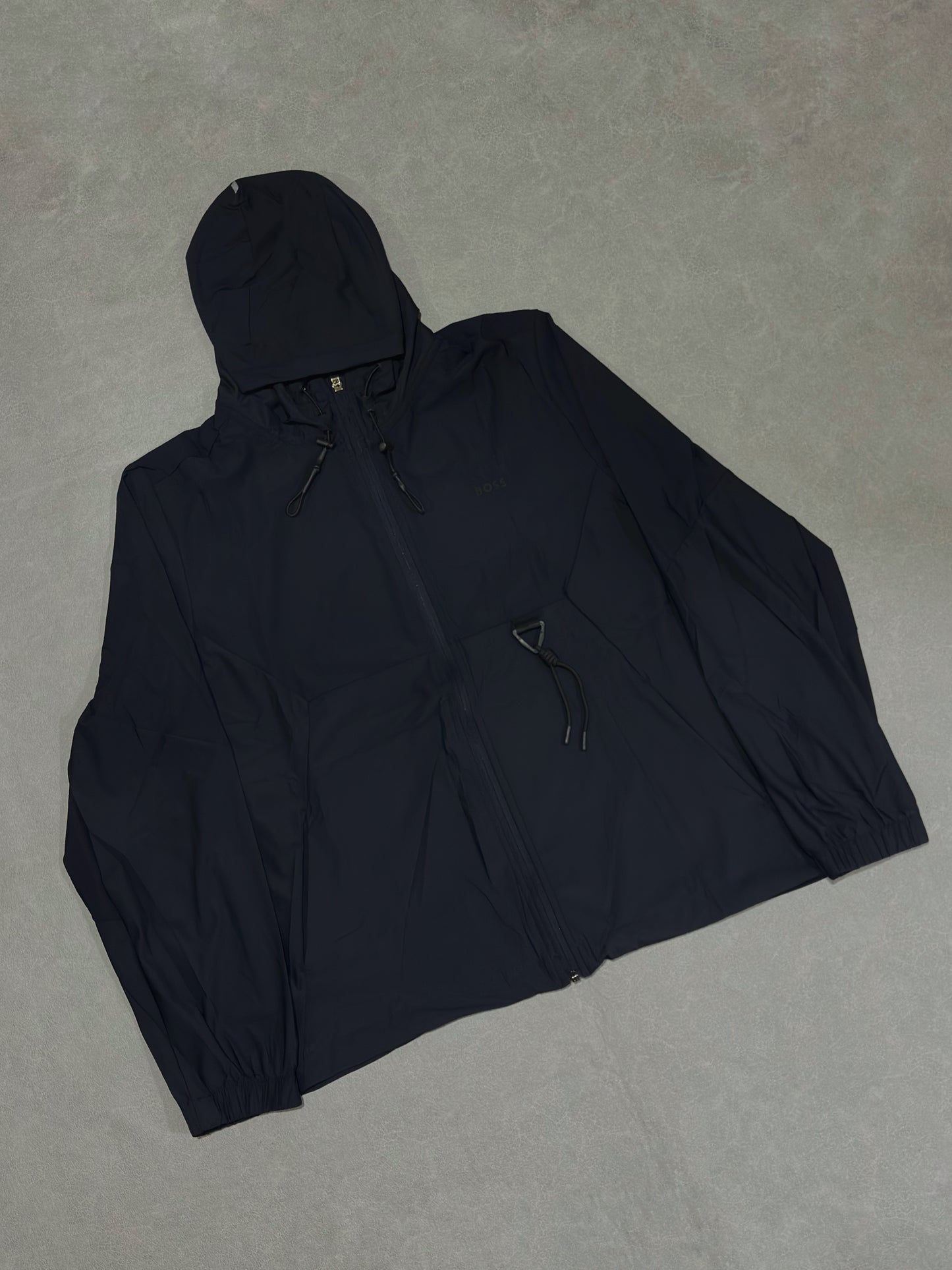BOSS AZUL OSCURO IMPERMEABLE