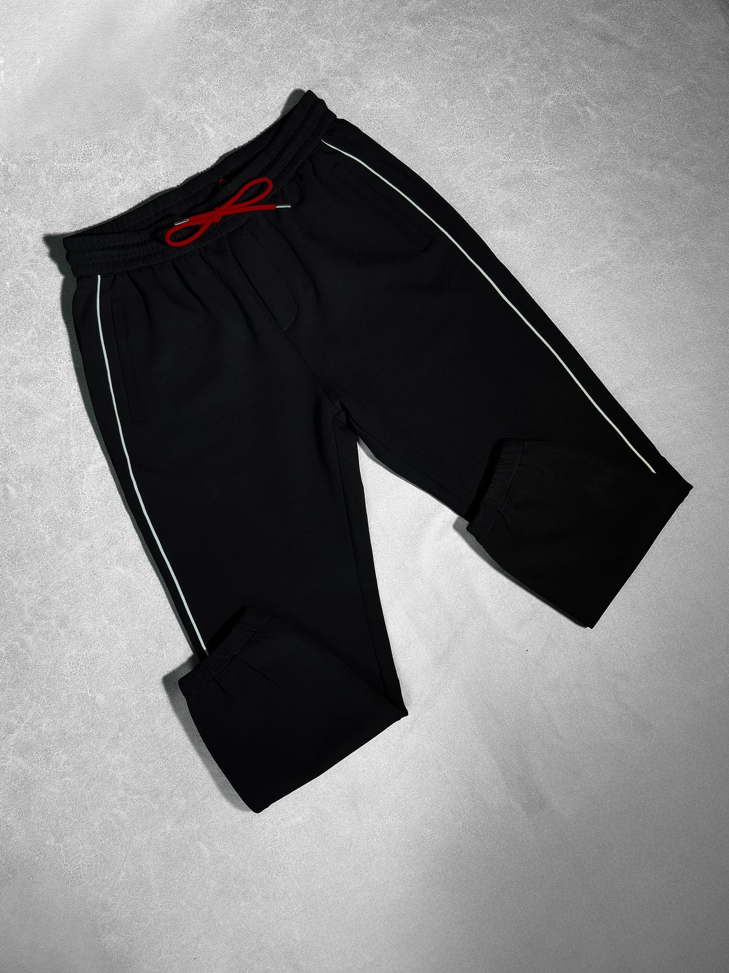 CLEMONT NEGRA LINEAS BLANCAS