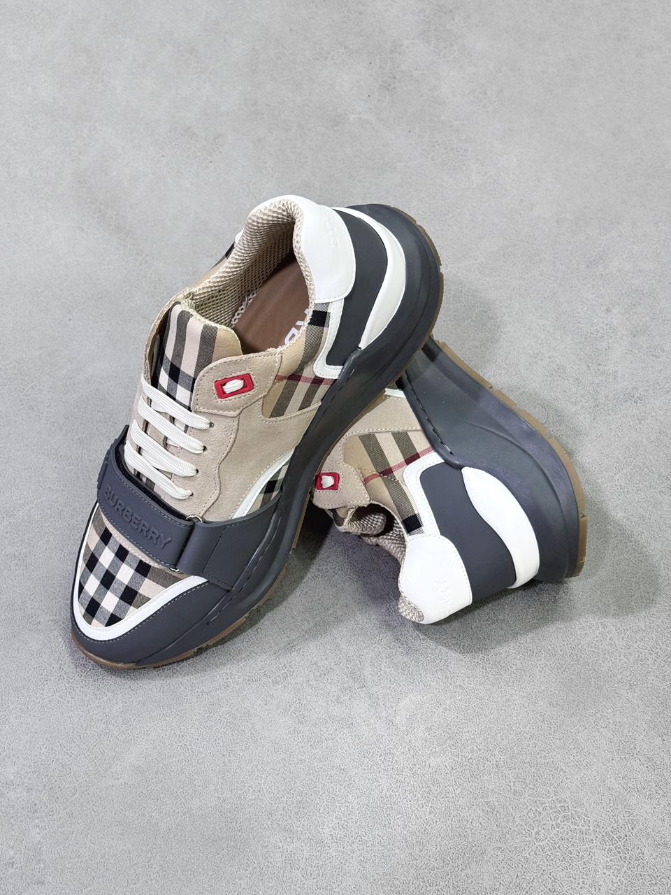 BURBERRY CAFÉ GRIS