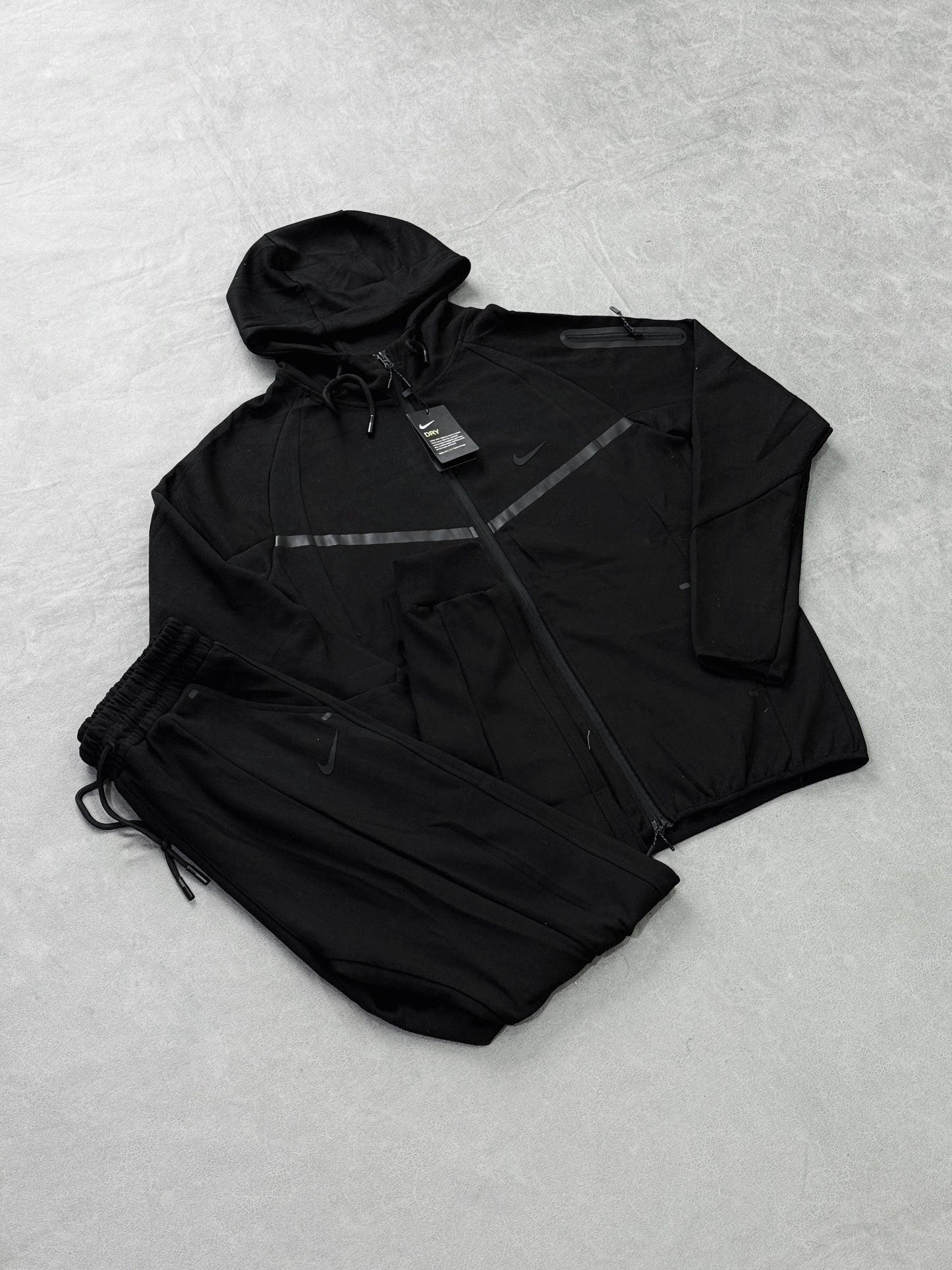 NIKE TECH NEGRO PT2