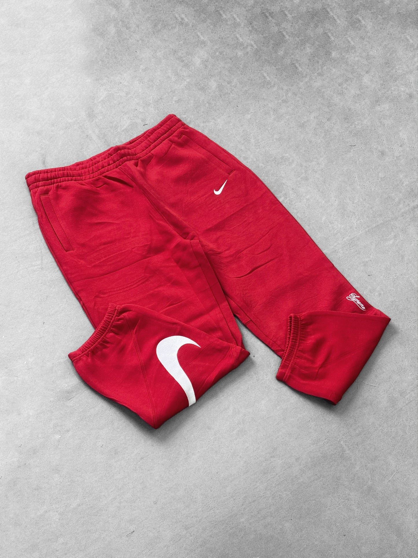NIKE SUPREME ROJO