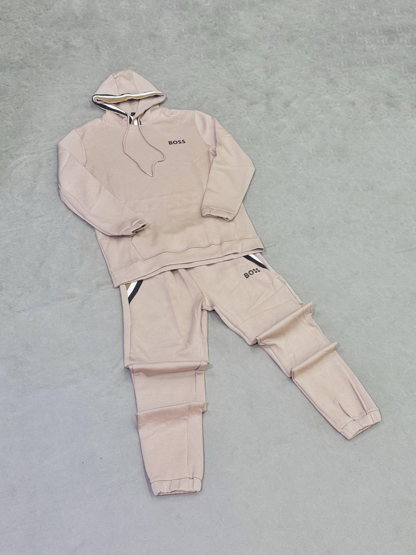 HUGO BOSS BEIGE BANDERAS