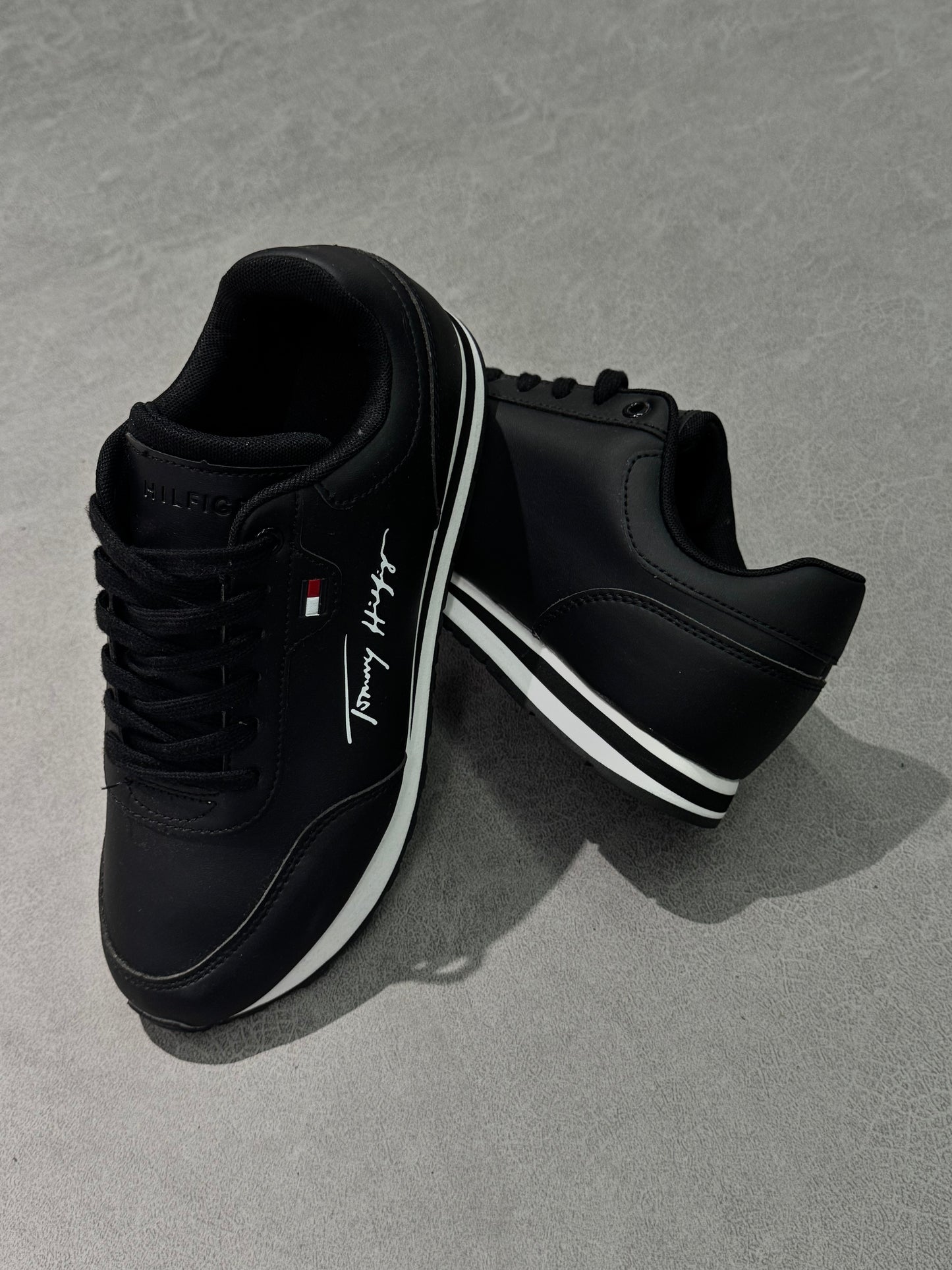 TOMMY HILFIGER NEGRO