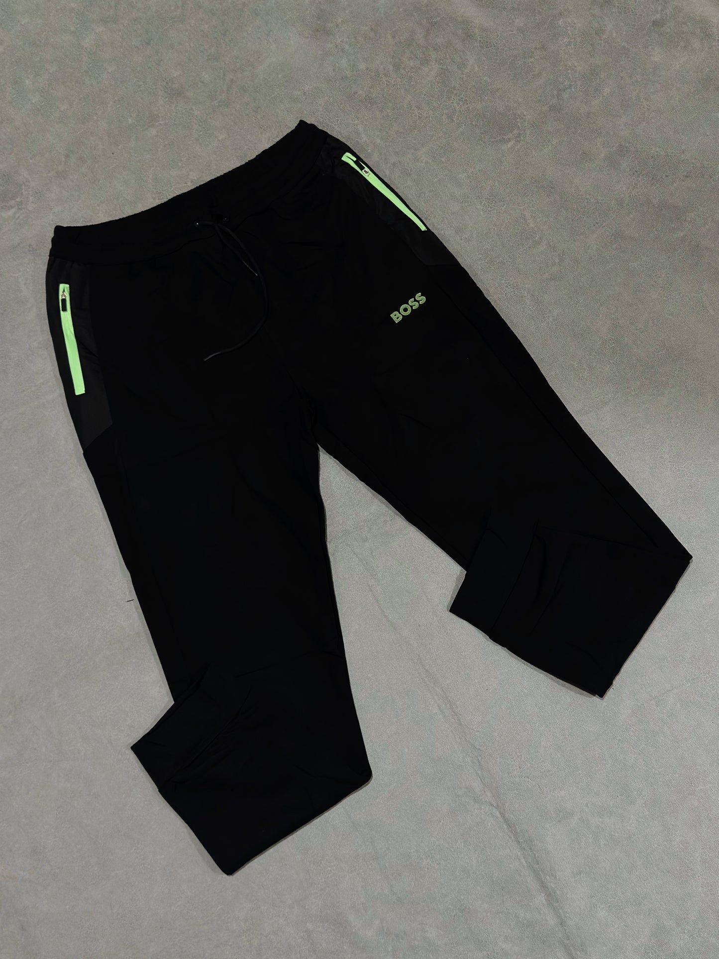 BOSS GRIS NEGRO VERDE TECH