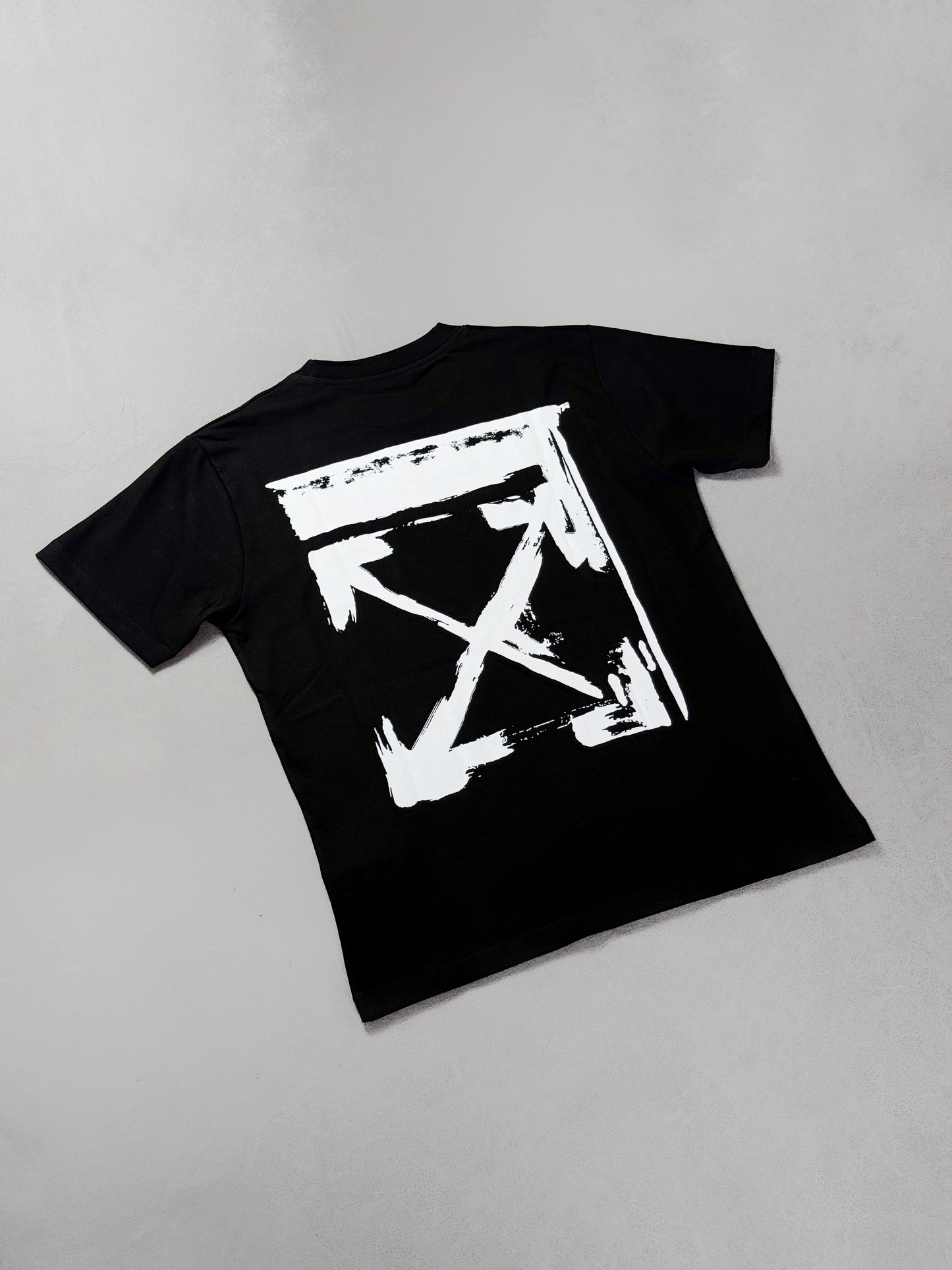 OFF WHITE NEGRA PINTURA