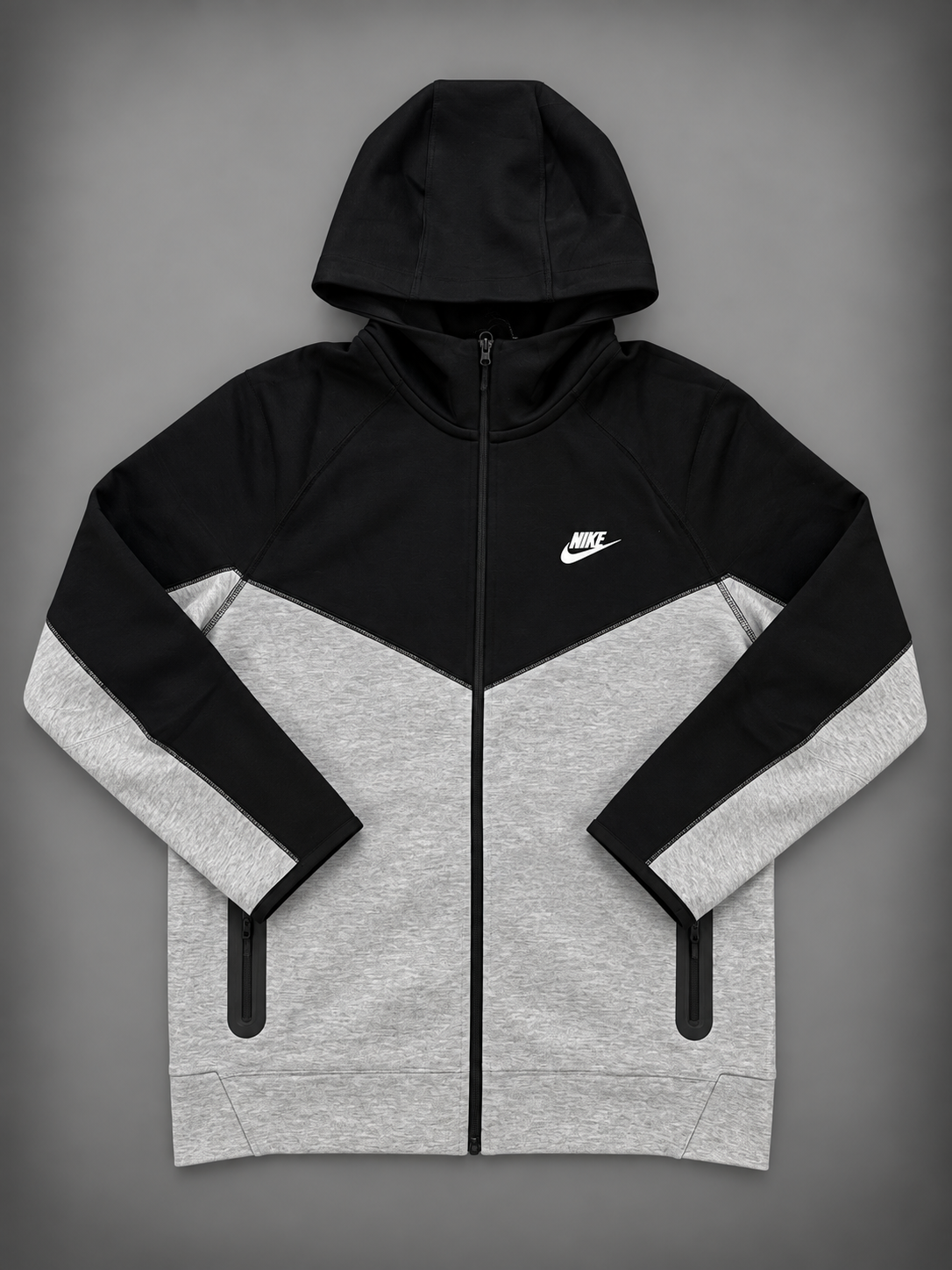 NIKE TECH NEGRO/GRIS