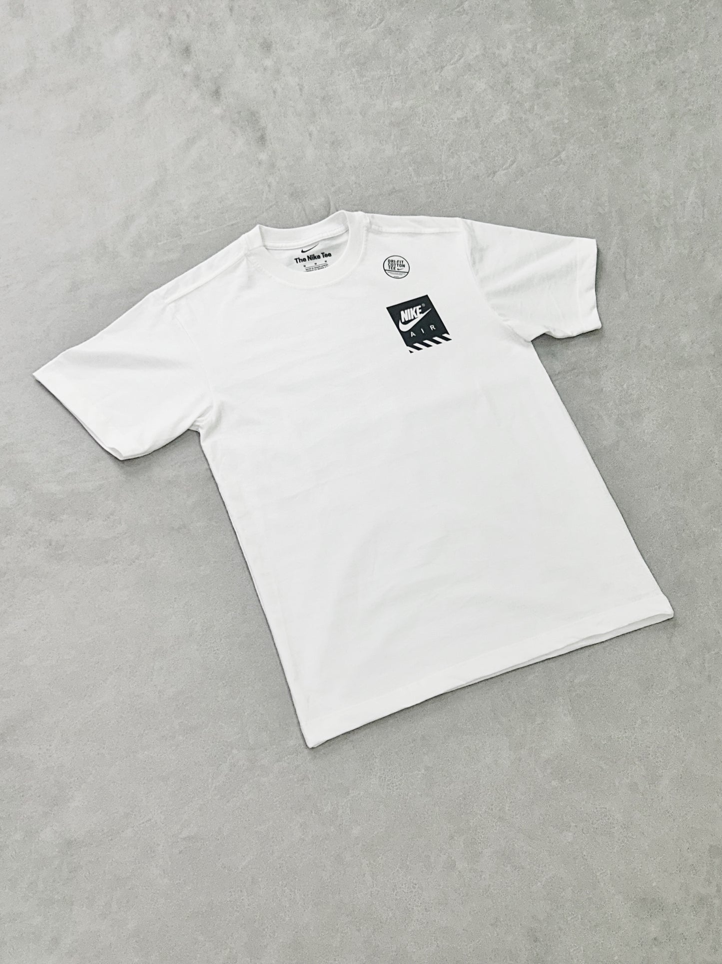 NIKE LOGOTIPO PEQUEÑO BLANCA
