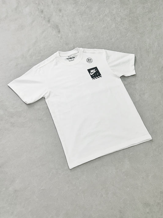 NIKE LOGOTIPO PEQUEÑO BLANCA