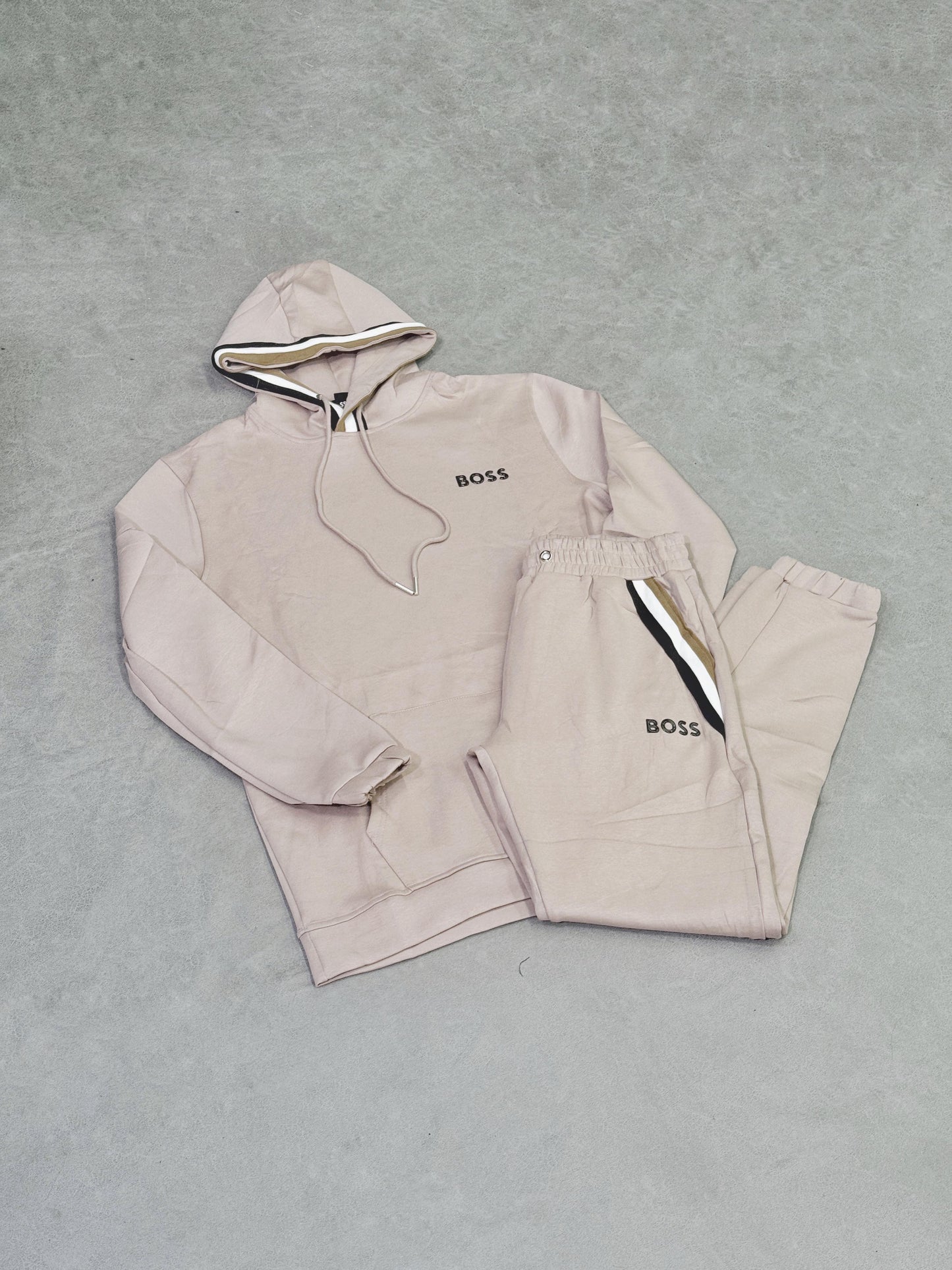 HUGO BOSS BEIGE BANDERAS