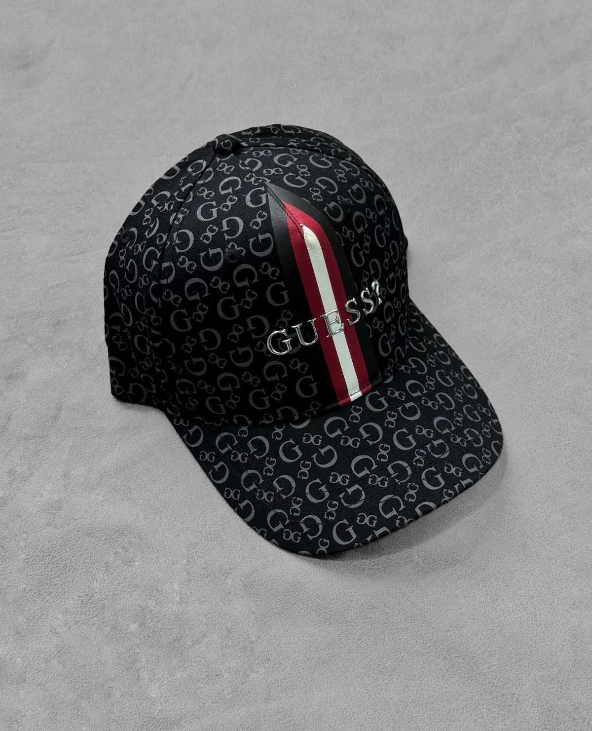 GUESS MONOGRAMA BANDA ROJA