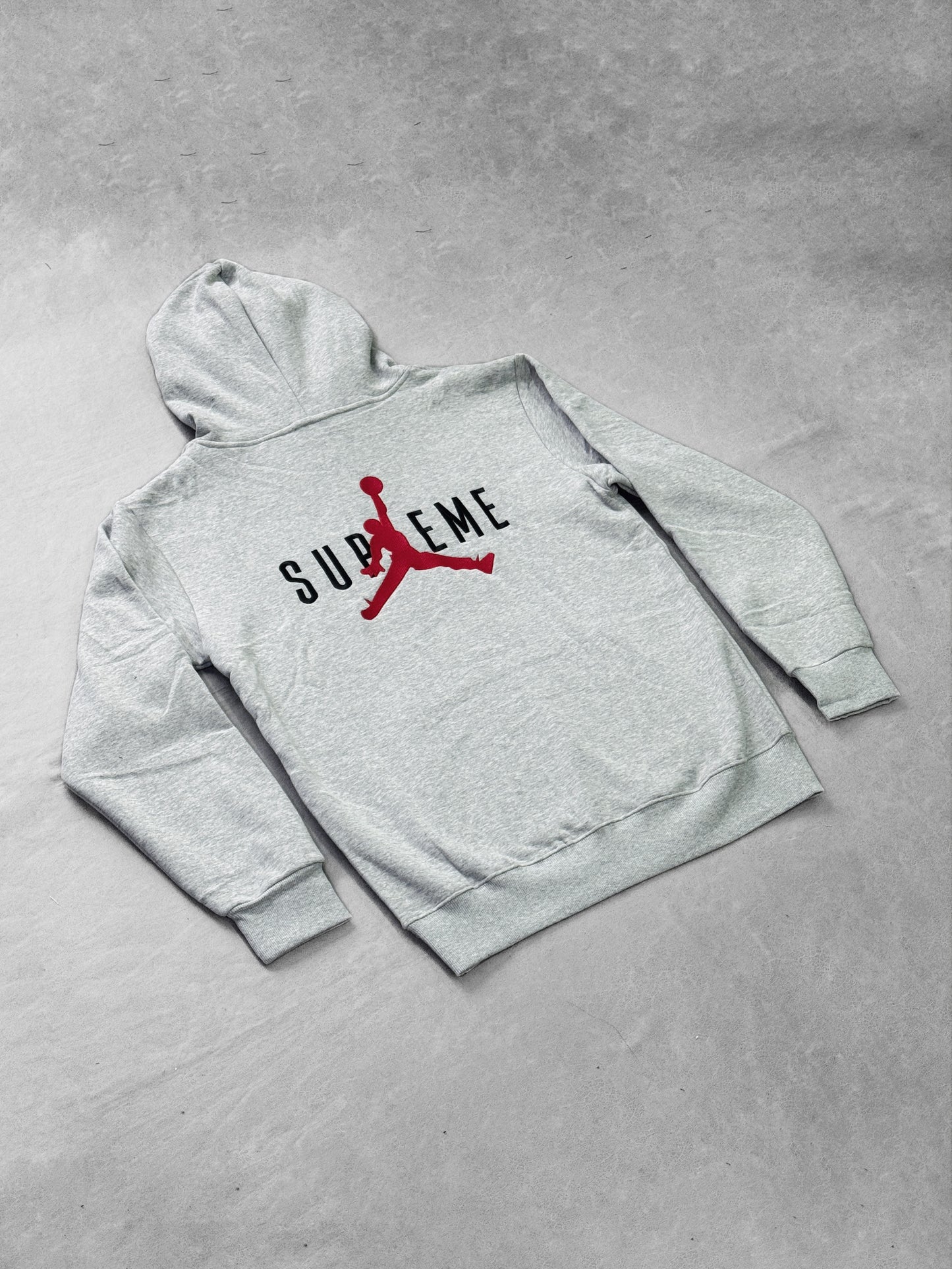 JORDAN X SUPREME GRIS