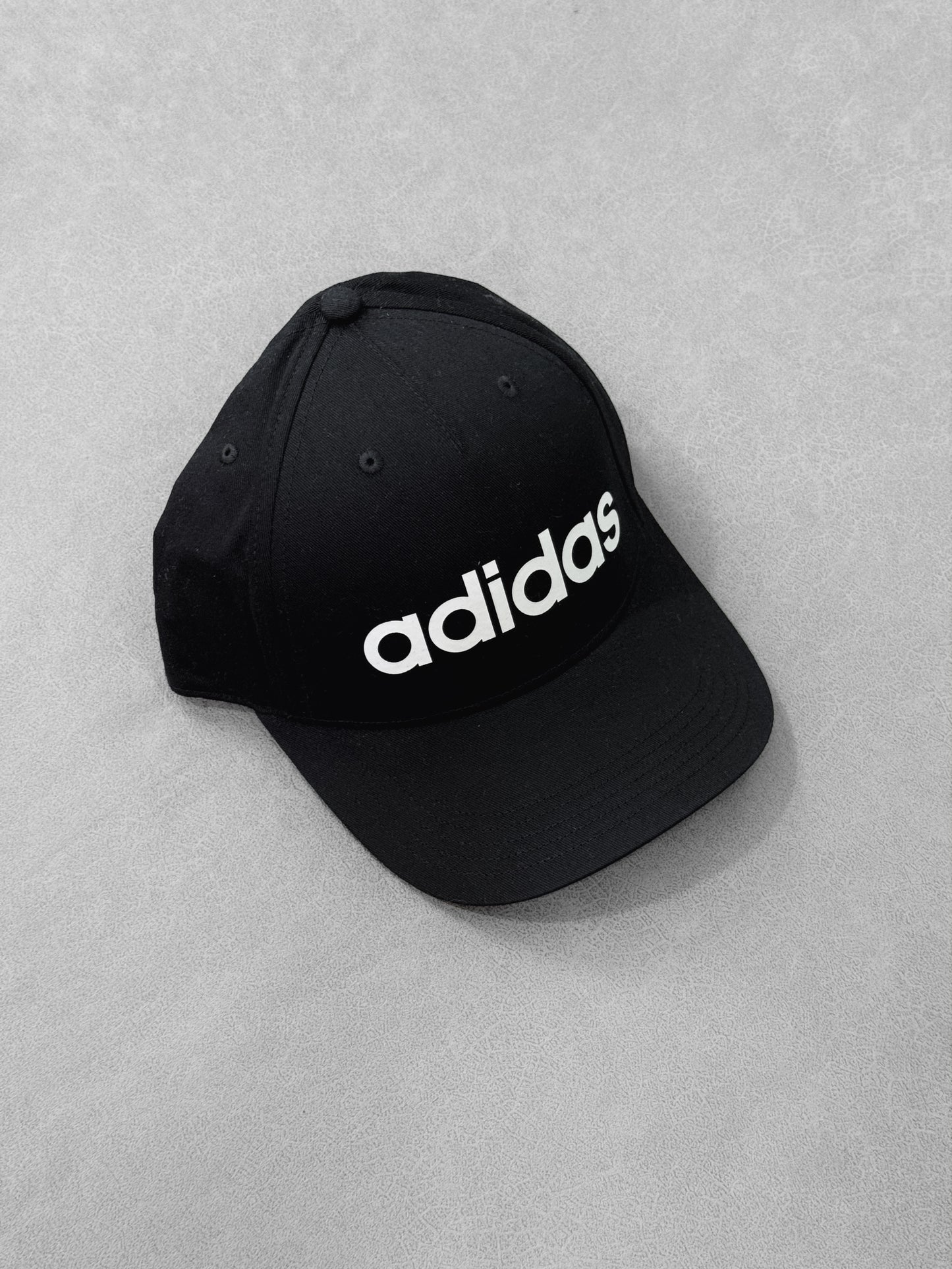 ADIDAS CLÁSICA NEGRA