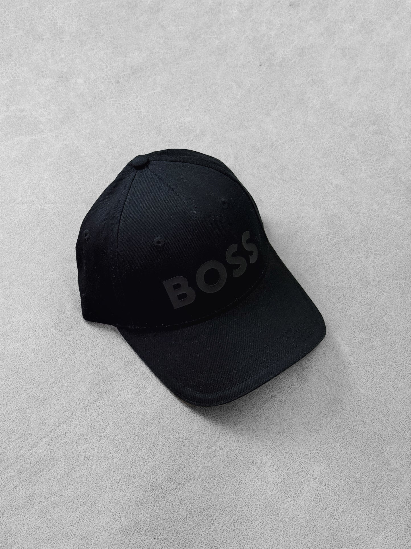 BOSS CLÁSICA NEGRA