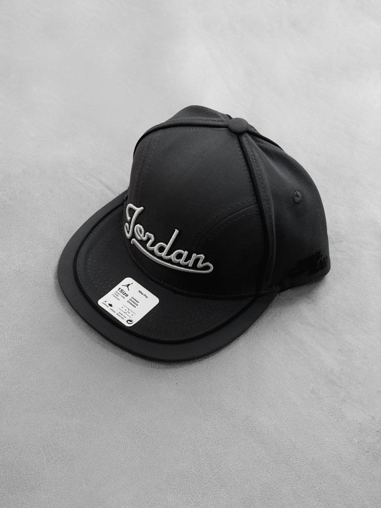 JORDAN GRIS PLANA