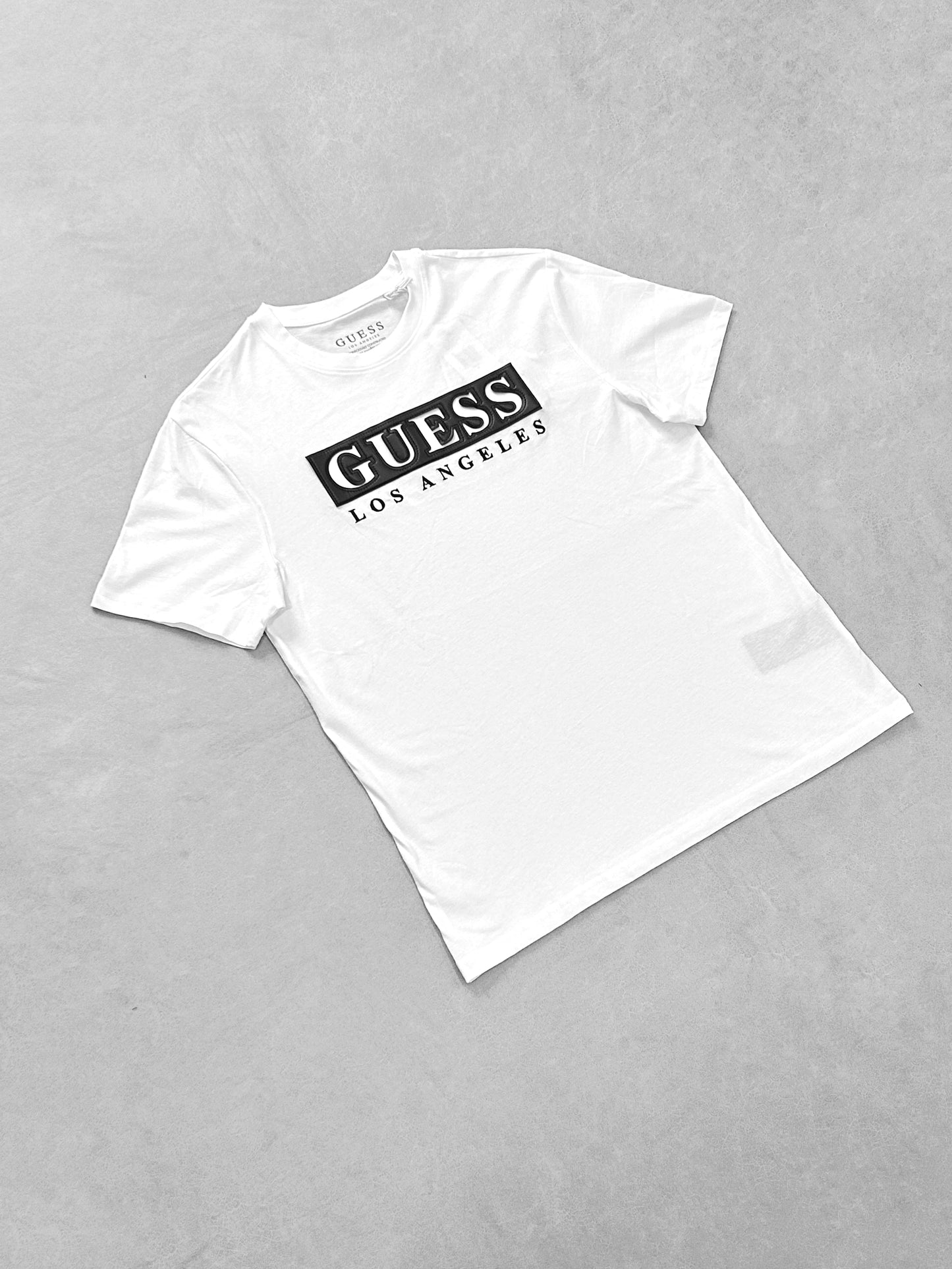GUESS LOGO CUERO