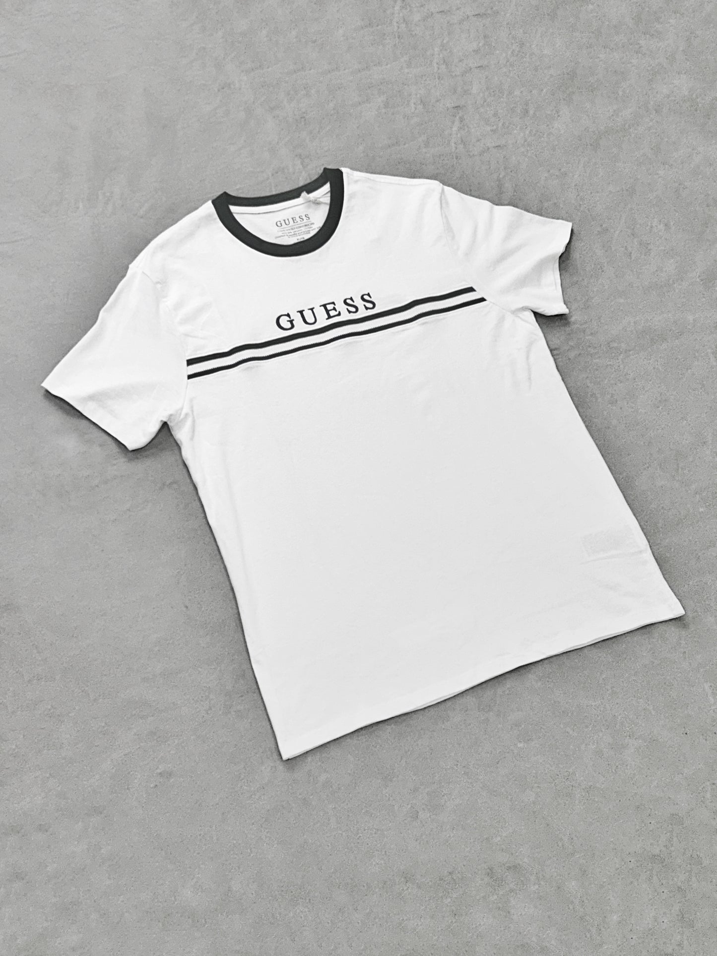 GUESS LÍNEA NEGRA