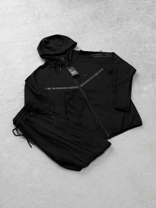 NIKE TECH NEGRO PT2