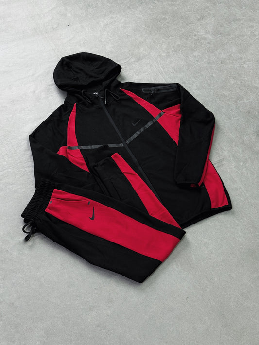 NIKE TECH NEGRO ROJO PT2