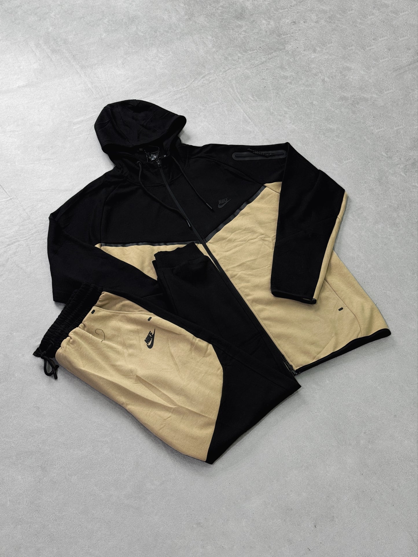 NIKE TECH NEGRO CAFÉ PT1