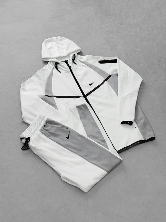 NIKE TECH BLANCO GRIS PT2