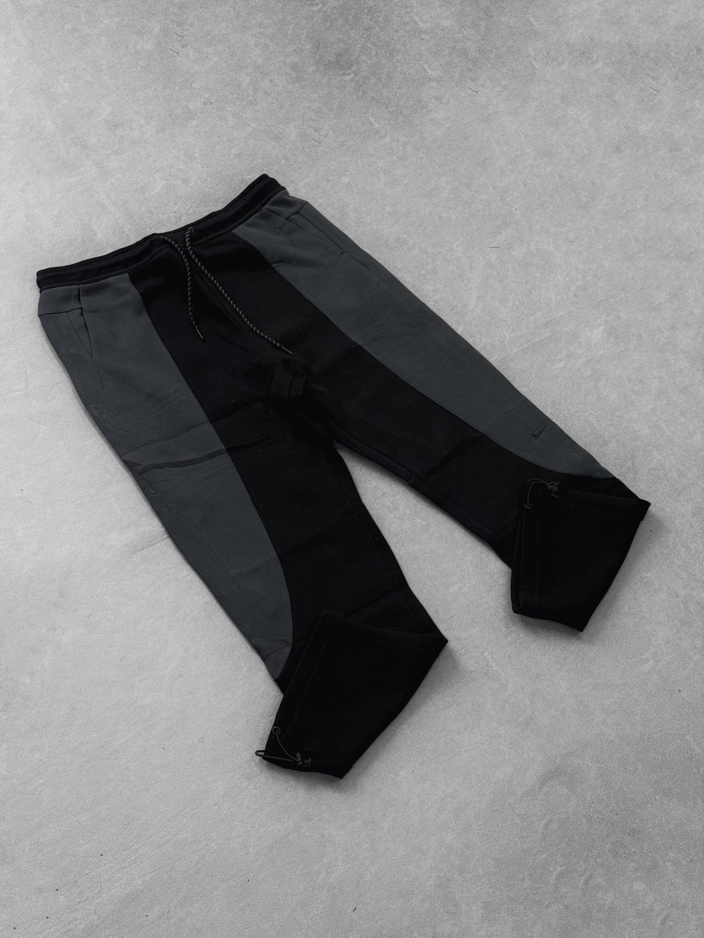 NIKE TECH 2 BANDS GRIS/NEGRO