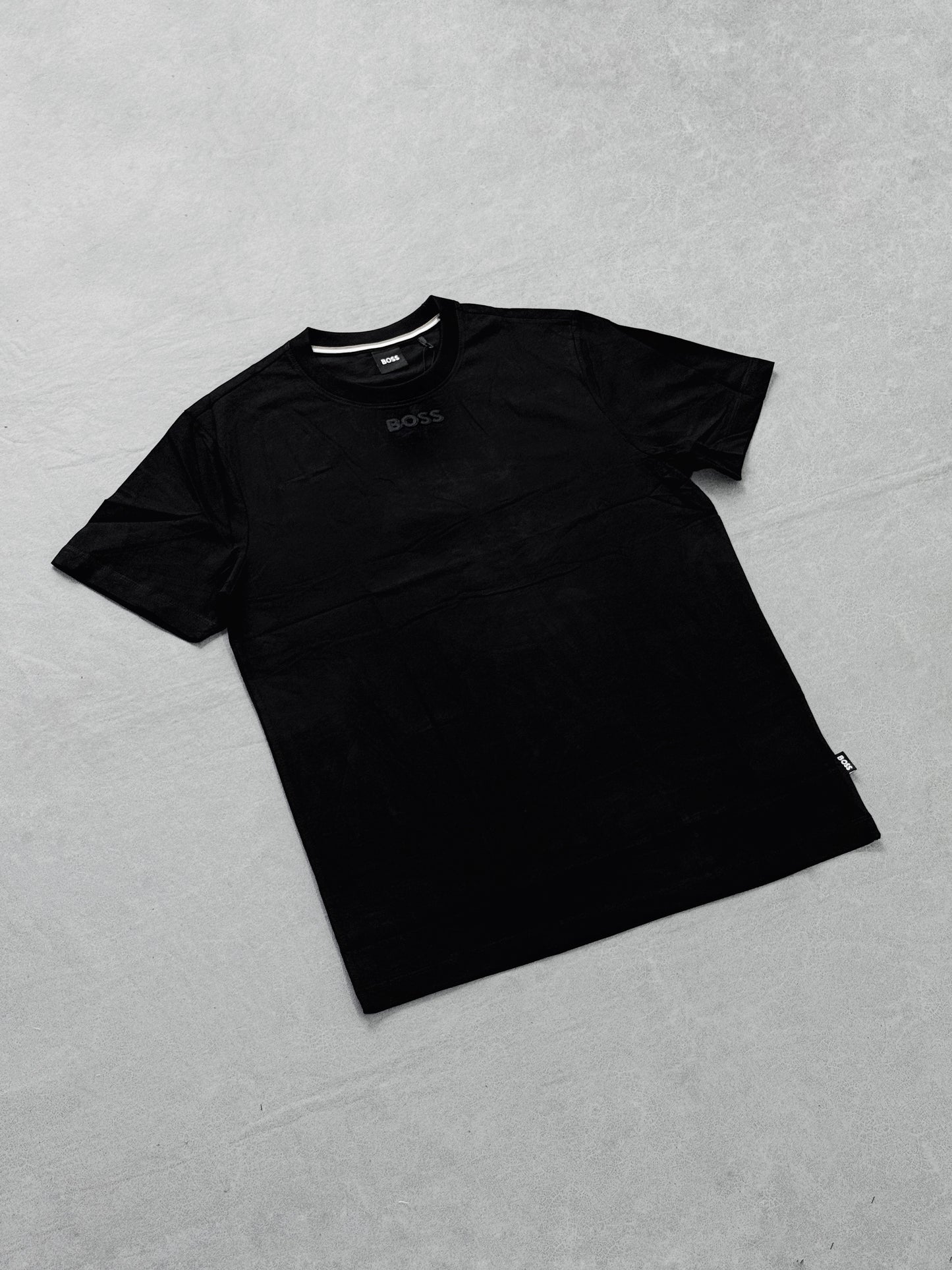 BOSS NEGRA LETRA RELIEVE CENTRO
