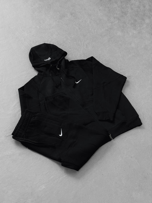 NIKE SUPREME NEGRO